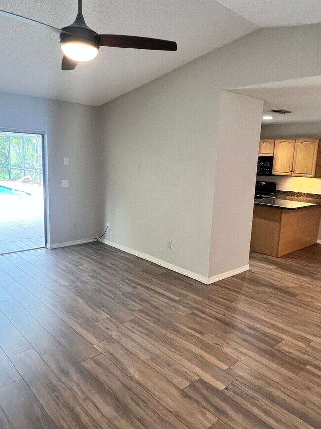 Building Photo - BEAUTIFUL 3 BEDROOM POOL HOME IN SANDPIPER...