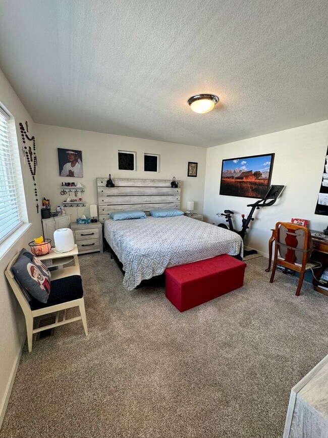 Building Photo - Like New 3 bedroom home in Banning Lewis