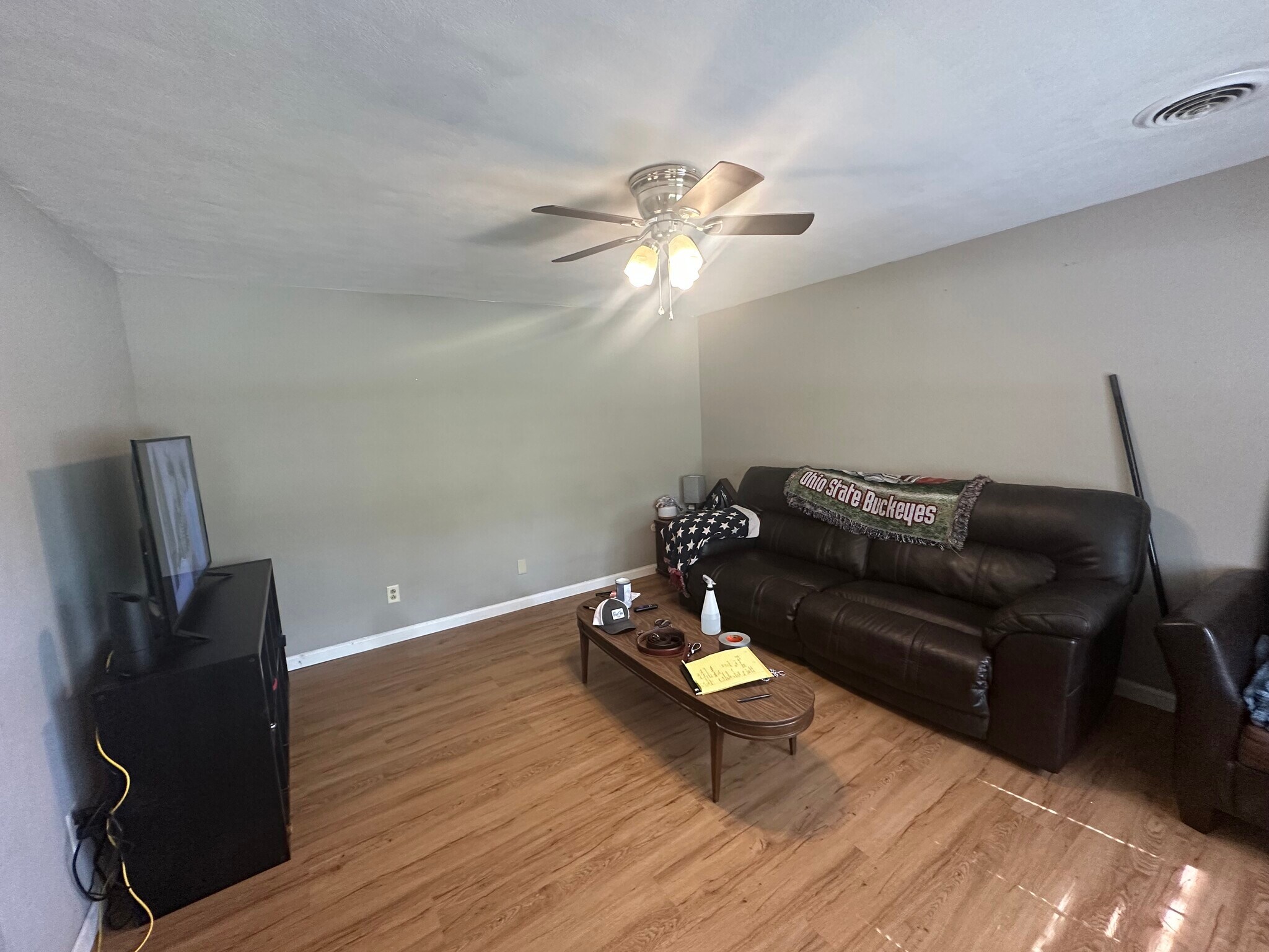 Building Photo - 710 Robindale Dr