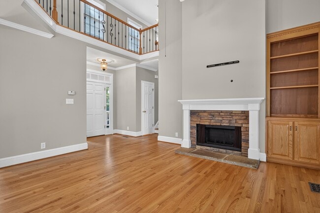 Building Photo - 113 7 Oaks Way