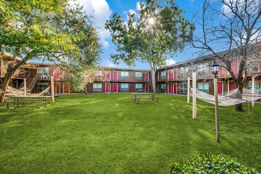 University Place 911 Bernard St Denton TX 76201 Apartment Finder