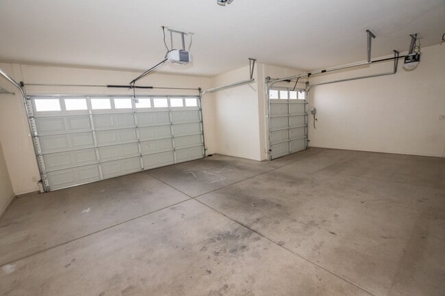 Building Photo - 1604 Laguna Nigel Dr