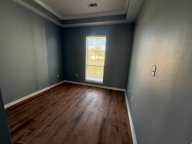 Building Photo - 41265 Schafer Dr