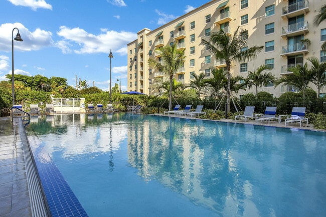 Building Photo - 610 Clematis St