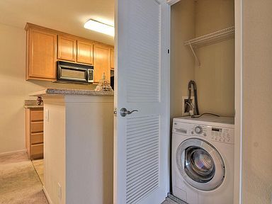 Building Photo - 2750 Somerset Park Cir