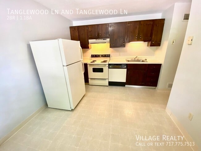 Building Photo - 442 Tanglewood Ln