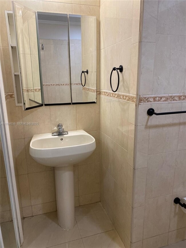 Building Photo - 4841 SW 152nd Ct