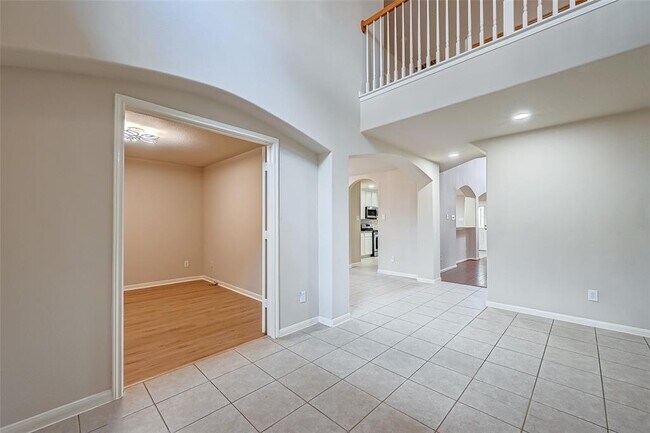 Building Photo - 2310 Diamond Springs Dr