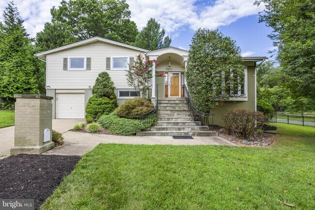 Building Photo - 6500 Wilson Ln