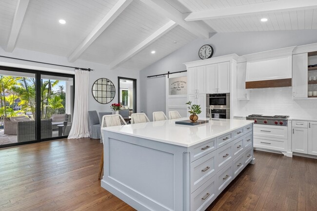 Building Photo - 940 Greenbriar Dr