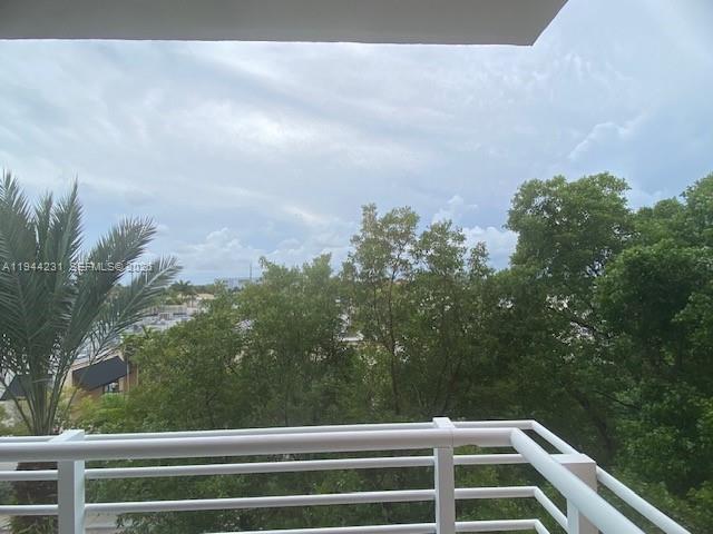 Building Photo - 2775 NE 187th St