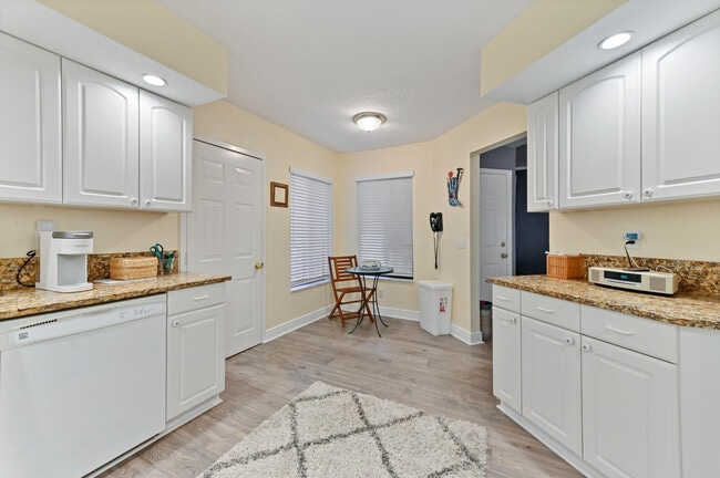 Building Photo - 507 Sea Oats Dr