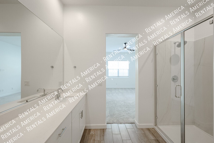 Building Photo - 3812 E Bartlett Way