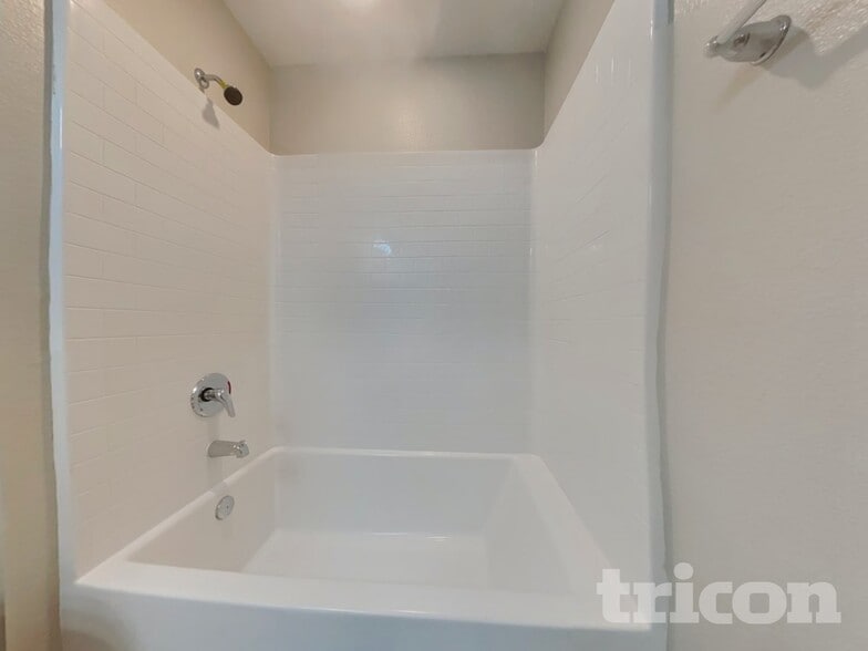 Building Photo - 223 Jackson Lp