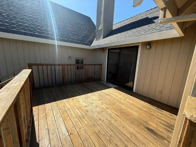 Building Photo - Unique 2 Bedroom Country Property Vacaville *Star Rentals