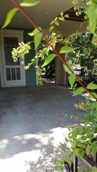 Building Photo - 304 Fulton St