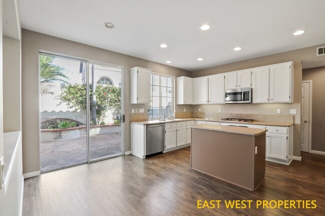 Building Photo - 2945 Schwendeman Ave