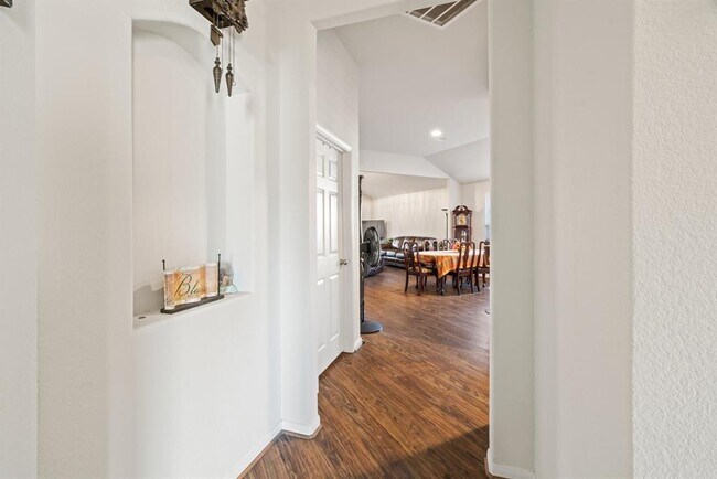 Building Photo - 15111 Longleaf Frst Dr