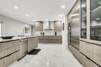 Building Photo - 6565 SW 134th Dr # 0 PINECREST, FL 33156