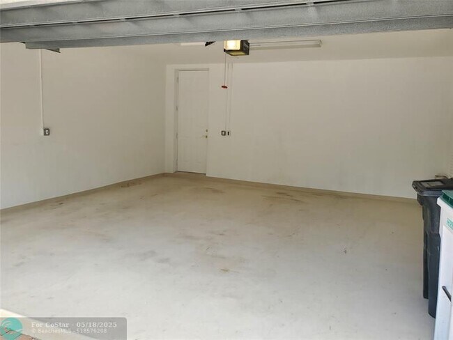 Building Photo - 7535 Old Thyme Ct