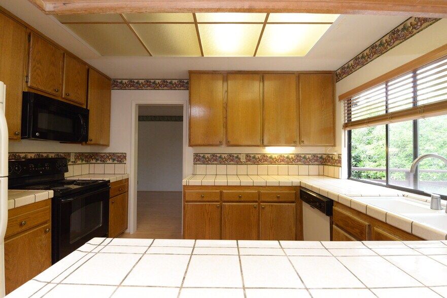 Building Photo - 923 Linden Ave