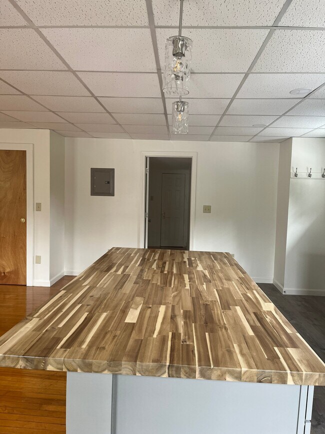 Building Photo - 14 Myrica Ave