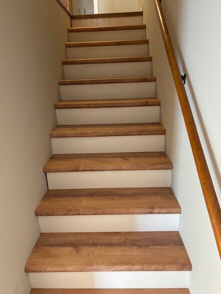 Building Photo - 254 Marcellus Dr