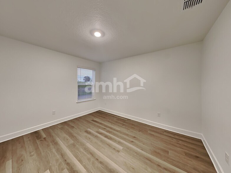 Building Photo - 37837 Dusty Saddle Ln