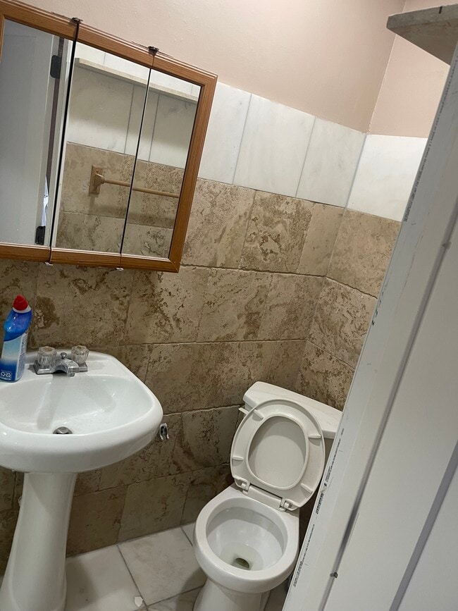 Building Photo - 3191 NW 45th St