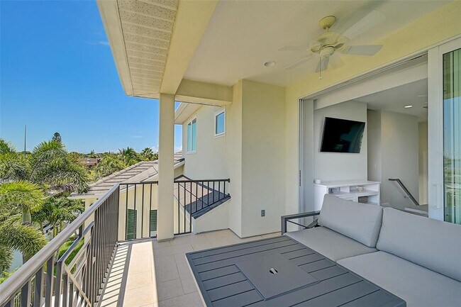 Building Photo - 830 Tarawitt Dr