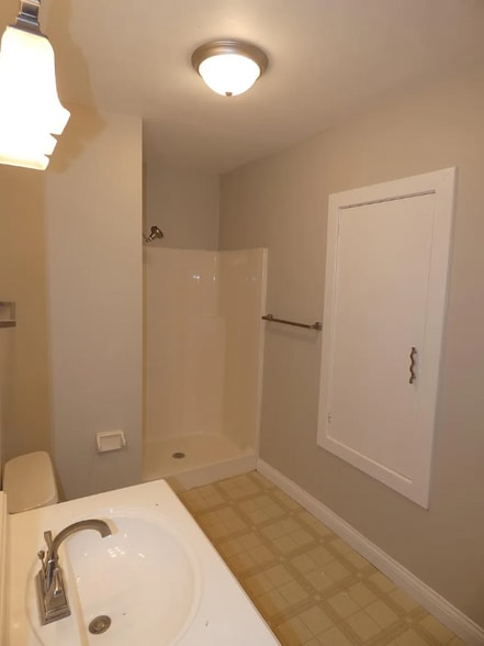 Building Photo - 616 St Nicholas Ave