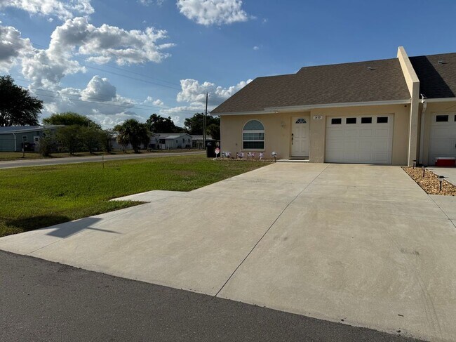 Building Photo - 1459 Shirley Dr