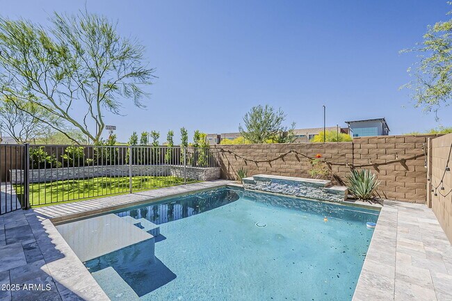 Building Photo - 3310 E Los Gatos Dr
