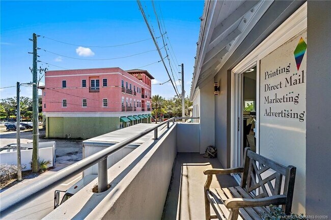 Building Photo - 310 SE Denver Ave