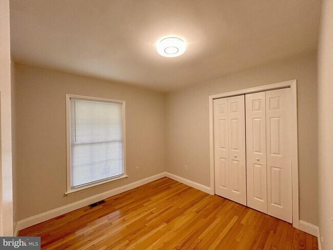 Building Photo - 3108 Waverly Dr