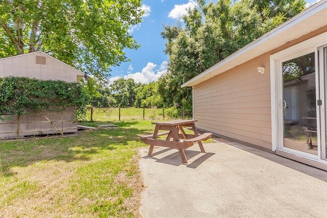 Building Photo - 1504 Meadow St