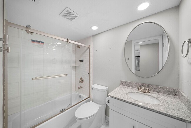 Building Photo - 16472 Timberlakes Dr