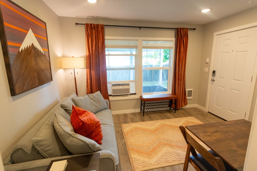 Building Photo - 5604 SE 97th Ave