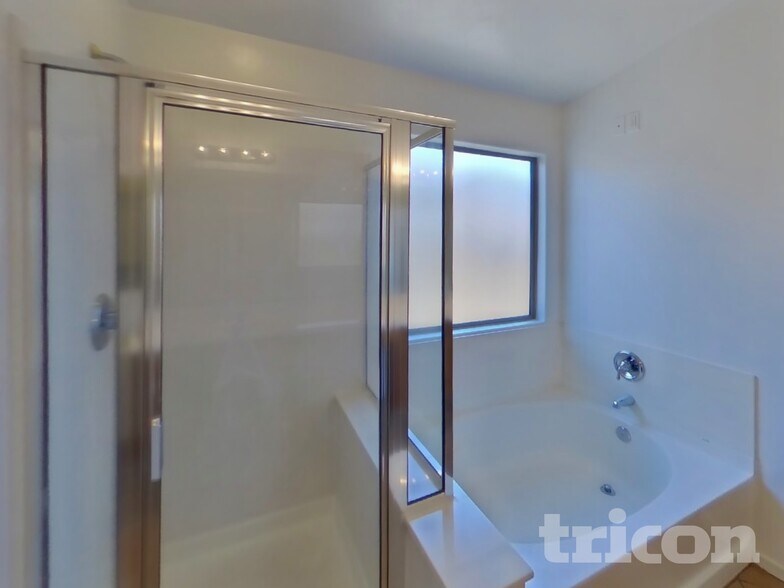 Building Photo - 8625 W Chickasaw St