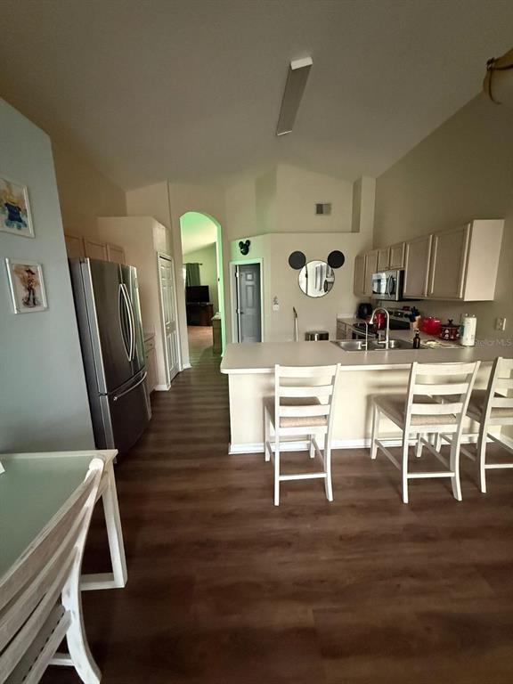 Building Photo - 334 Grosvenor Loop