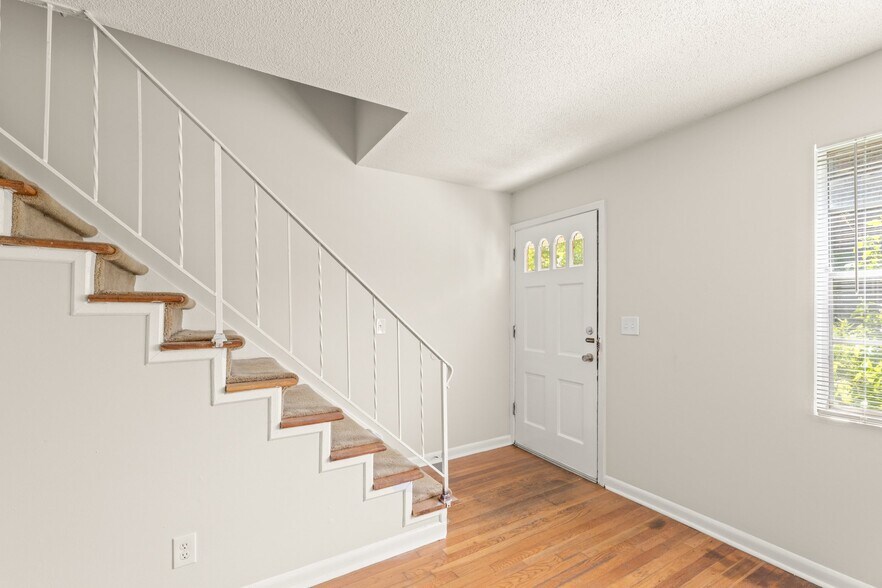 Building Photo - 1400 Church St