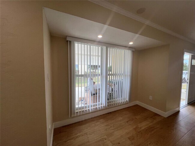 Building Photo - 2464 Picnic St