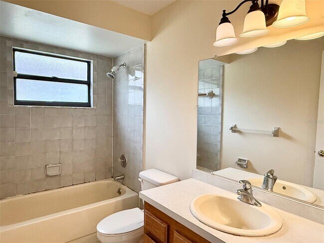 Building Photo - 1215 Creekbottom Cir