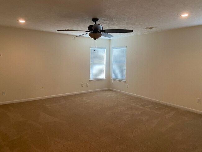 Building Photo - 16219 Peach Bluff Ln