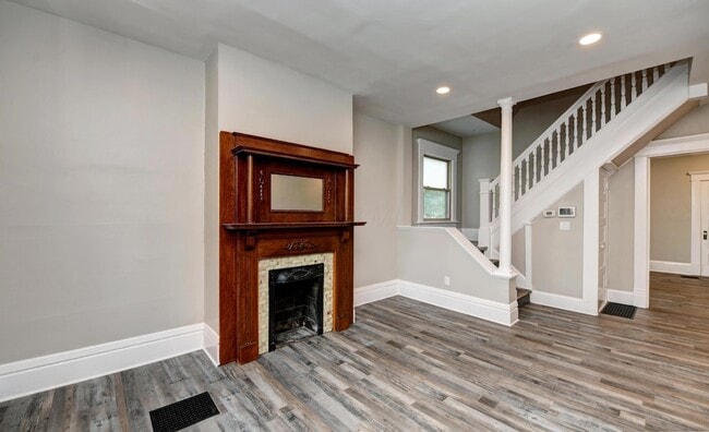 Building Photo - 1050 Oak St