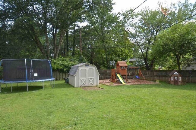 Building Photo - Well-Appointed East-Side Home with Exceptional Living Space in Sycamore Knolls