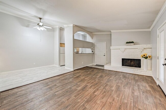 Building Photo - 2425 Augusta Dr