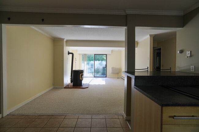 Building Photo - 111 Brook Hollow