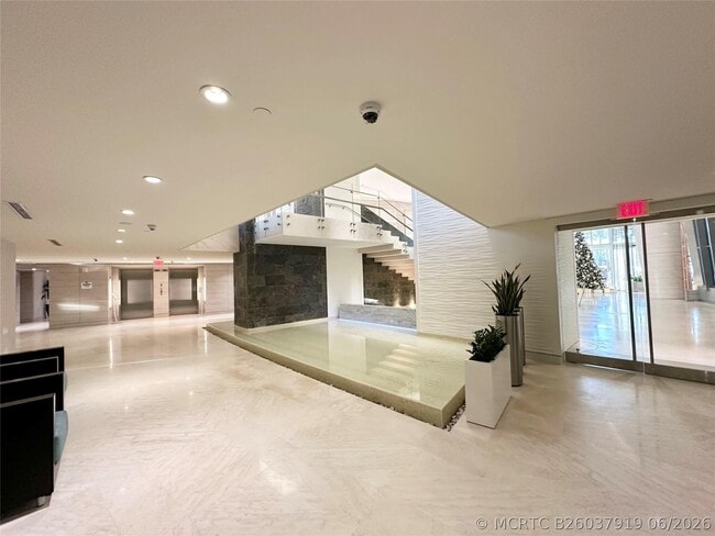 Building Photo - 18201 Collins Ave