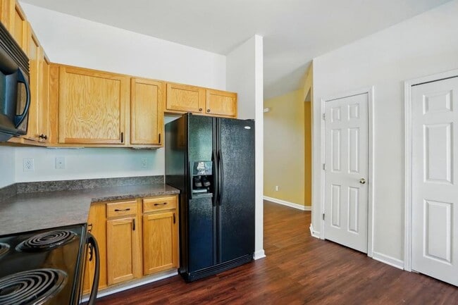 Building Photo - 7420 Abigail Glen Dr